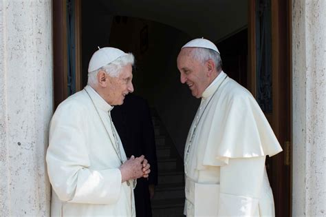 Find the perfect papa francesco stock photo. Ratzinger su papa Francesco: «Continuità interiore tra i ...