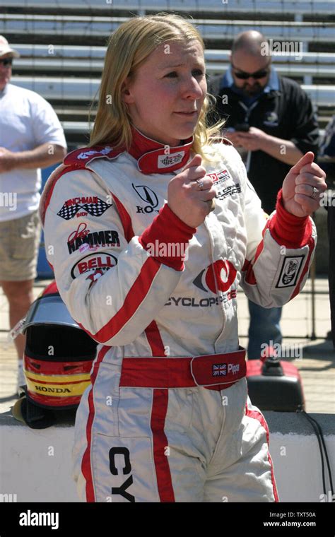 Pippa Mann Describes How Her Racer Is Handling In The Turns To A Team