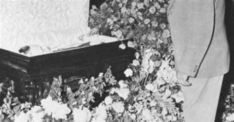 Babe Ruth Attends The Open Casket Funeral Of Lou Gehrigs June 4 1941