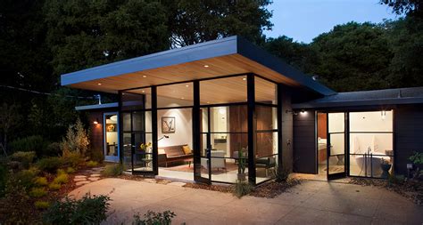 Contents1 why build a roof overhang?2 common problems with roof overhangs3 kinds of overhangs to protect your windows and doors4. Windows, Roof Overhangs, and Headers | BUILD Blog