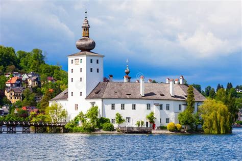 Gmunden Schloss Ort Austria Stock Photo Image Of Salzkammergut Lake