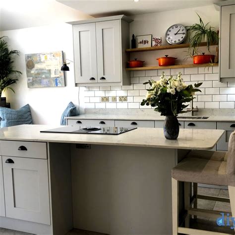 Dark grey shaker is now the most popular style because of its sleek and clean look so you can. Norton Dove Grey | Real kitchen, Grey shaker kitchen ...