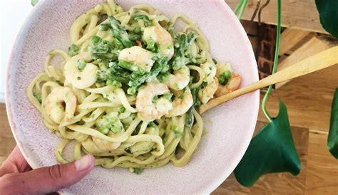Pasta met asperges garnalen en roomsaus