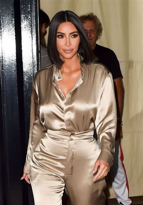 Photos Kim Kardashian In Silver Outfit Leaving The Mercer Hotel In