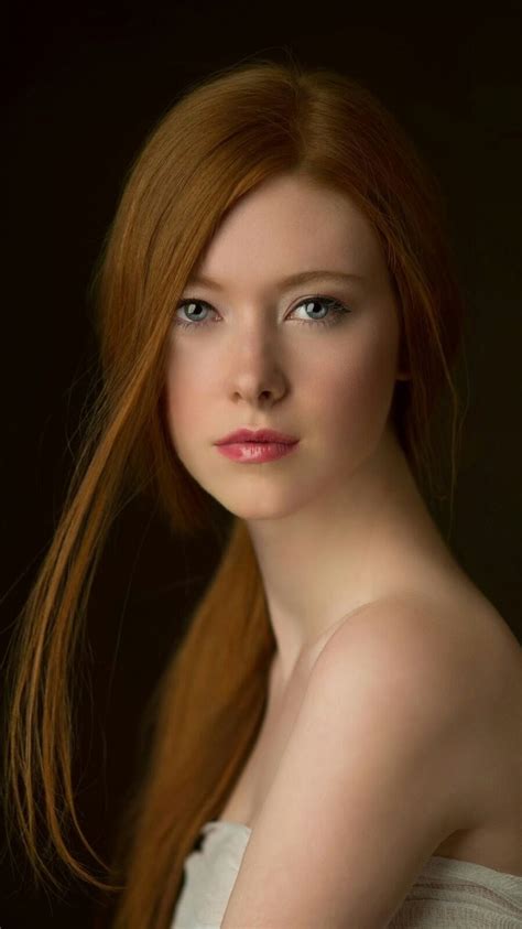 Pin By Frederic Reblewski On Jg Beautifulsexyredheads Beautiful Long Hair Redheads Freckles