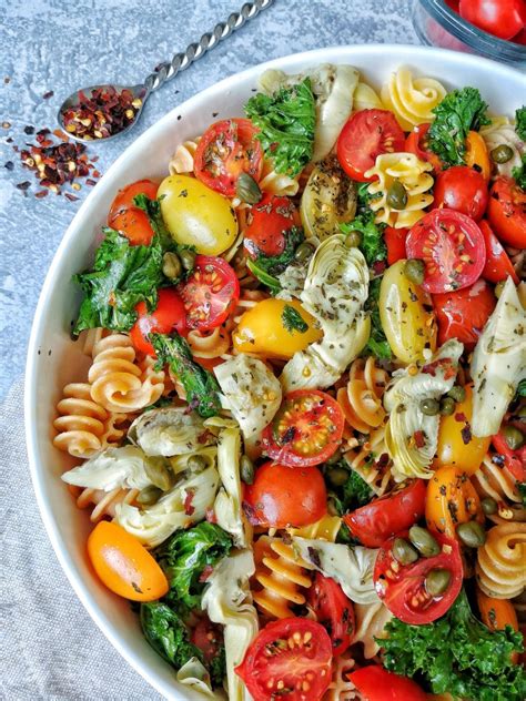٥ جمادى الآخرة ١٤٤٣ هـ. Vegan Pasta with Cherry Tomatoes and Kale - Munchmeals by ...
