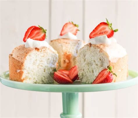 Keep the rest inside the food processor. Healthy Angel Food Cake Recipe | Only 95 calories, sugar ...