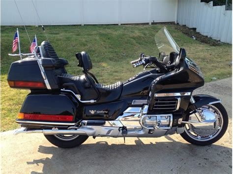 Introduced at the cologne motorcycle show in october 1974, the gold wing went on to become a popular model in north america, western europe and australia. 1999 Honda GL1500SE Gold Wing - Moto.ZombDrive.COM