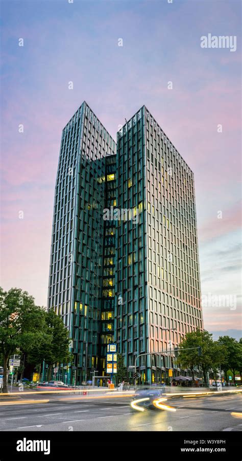 Office Building Tanzende Turme Hi Res Stock Photography And Images Alamy