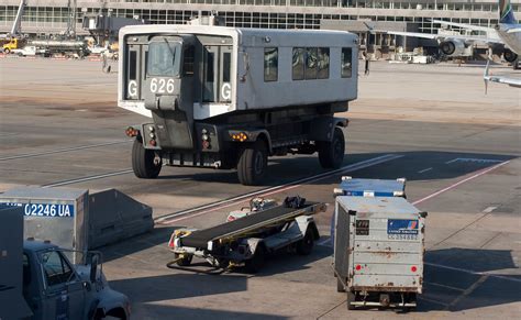 Unusual Mobile Lounge Approaches Terminal At Dulles Airp Flickr