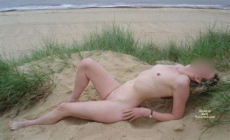 Sexy Leggy Wife Naked At Norfolk Voyeur Web