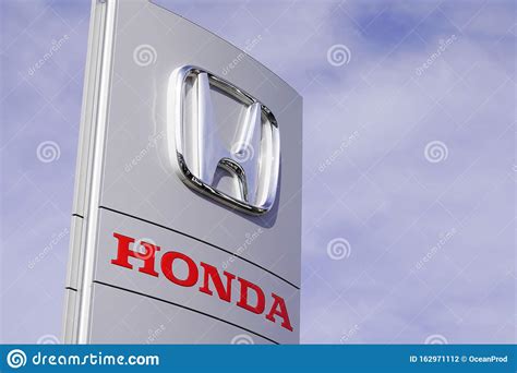 Bordeaux Aquitaine France 10 27 2019 Honda Dealership Sign Car