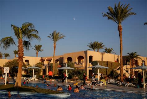 Bus trougth sinai from cairo to nuweiba. Red Sea resort stabbing attack in Egypt sees tourists ...