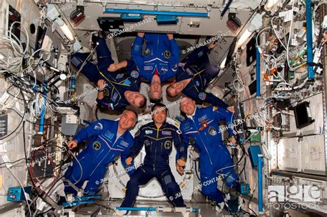All Six Expedition 39 Crew Members Gather In The Kibo Laboratory Aboard