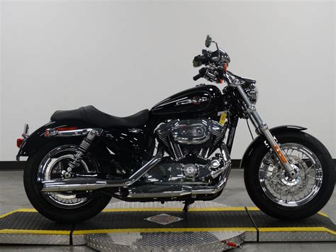 New 2017 Harley Davidson Sportster 1200 Custom Xl1200c Sportster In