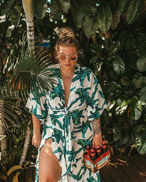 Dots And Stripes — Ashlee Rose Hartley Trajes Hawaianos Estilismo Para Playa Ropa Para Gorditos