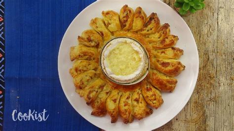 Place puff pastry shells or cups on ungreased baking sheets with top facing up. Cheesy puff pastry sunflower: perfect as appetizer!