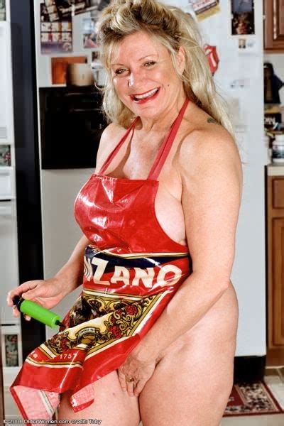 Busty Fiftyish Granny Cooks Naked Under Her Apron Pichunter Free Download Nude Photo Gallery