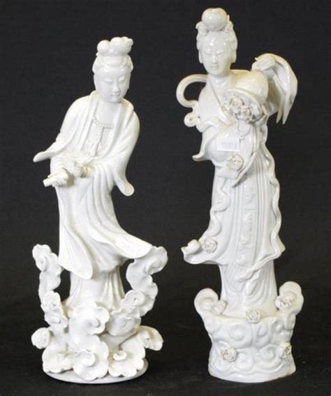 Pair Of 305cm Chinese White Porcelain Guanyin Figurines Ceramics