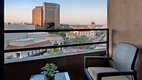 Downtown Phoenix Rooms And Suites Hyatt Regency Phoenix