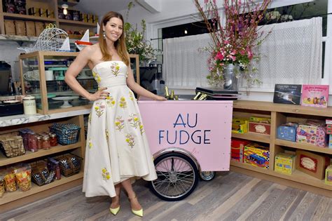 Jessica Biel S Au Fudge Restaurant Sued For Allegedly Stealing Tips