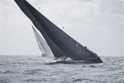 Best Sailing Tactics For High Winds And Waves