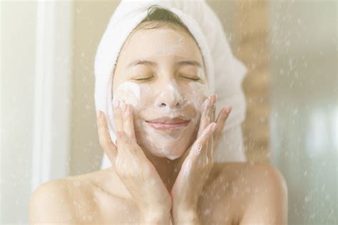 7 Tips For Choosing The Right Facial Cleanser For Your Skin Type Mom Does Reviews