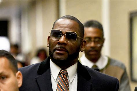 Us Prosecutors Ask For 25 More Years In Prison For R Kelly Wtop News