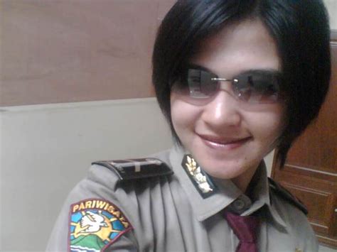 Foto Polwan Polisi Wanita Tercantik Di Dunia