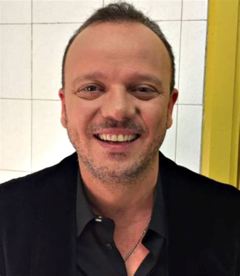 Ha soltanto quattro anni quando il padre, costretto a trasferirsi spesso in venezuela per assicurare una vita decorosa alla sua famiglia, gli. Gigi D'Alessio contro Sanremo 2017: 'Io e Al Bano siamo ...