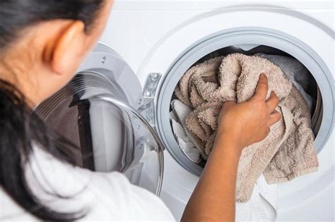 Perilica rublja vam nakon pranja ostavlja tragove na odjeći