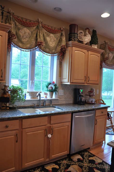 Check out our bay window treatment selection for the very best in unique or custom, handmade pieces from our шторы и декорирование окон shops. DSC_0376.JPG 1,063×1,600 pixels | Kitchen curtain designs ...
