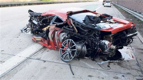 30 Of The Worst Supercar Crashes Ever Super Cars Car Crash Accident