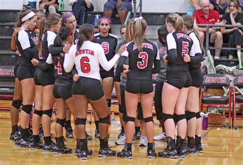 Mike Knewtsons Picture Not Mine Volleyball Huddle Flickr