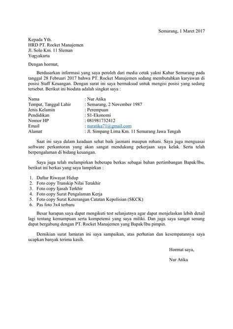 Berikut adalah contoh surat lamaran kerja di pt, bank, guru, restoran, akuntan, dll. Download Contoh Surat Lamaran Kerja Bahasa Indonesia Sesuai EYD DOC