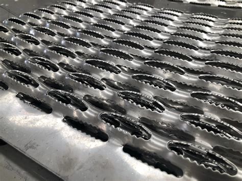 Anti Skid Plate Railing Embossed Sheet Aluminum Grip Strut Walkway