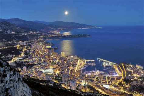 2monégasque and italian also spoken widely. Tour - Monaco by night - Smartour Riviera