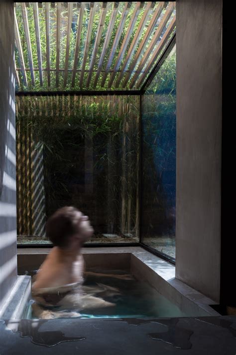 Sunken Washroom By Studio 304 Allows Residents To Bathe In The Garden