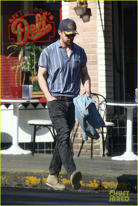 Ryan Gosling Bares His Biceps For Lunch At Little Doms Photo 4314644
