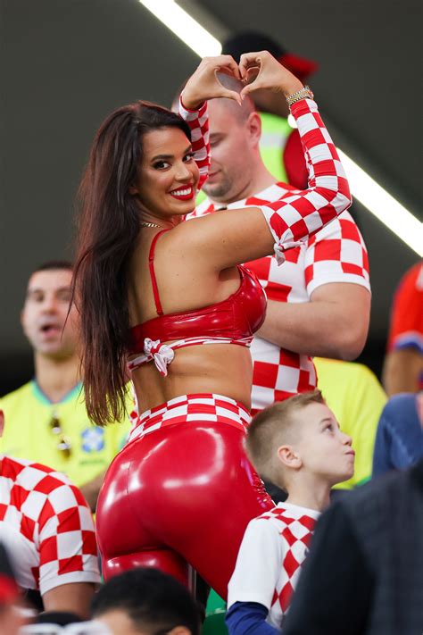 World Cup S Hottest Fan Ivana Knoll Issues Warning If Croatia Win The