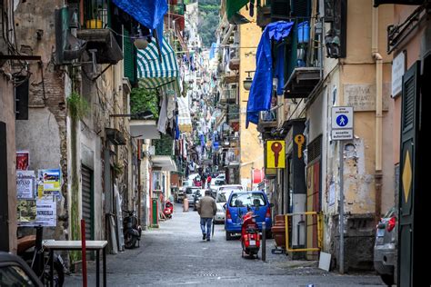 Quartieri Spagnoli Le Attrazioni Da Non Perdere E Dove Dormire