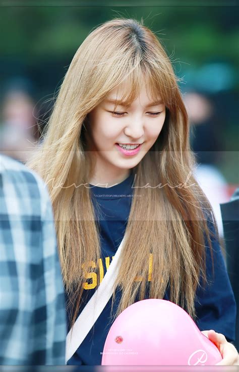 Red velvet's wendy suffered serious injuries on christmas day during rehearsal for an upcoming performance. Seungwan's wink is lethal : Red Velvet Wendy Rosarugosa 2016 Calendar "Neverland"