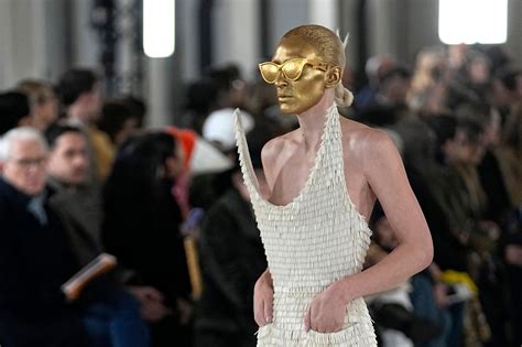 6 of the weirdest trends from Paris Couture fashion week so far | The
