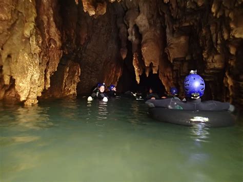 New Zealand Black Water Rafting Through Waitomos Glow Worm Caves