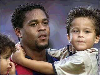 He has three children, including professional footballer justin kluivert, from his first marriage, and a son with rossana. Patrick Kluivert: vrouw, vermogen, lengte, tattoo, afkomst ...