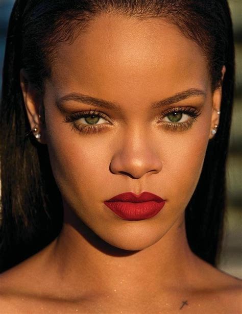 Rihannas Face Shape Is Deemed The Most Perfect Dailyz Online