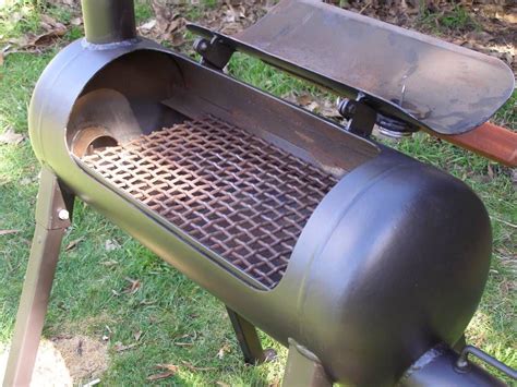 Disposal of such a large container would be a waste of materials when you could spend an afternoon with a few tools and turn it into a huge bbq grill. Old '85. This beauty is made from an old car LPG tank, at ...
