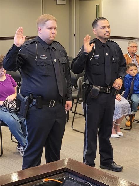 Epd Swore In Two New Officers Emporia Police Department Facebook