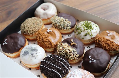 Large Vegan Donuts Box Of 12 The Rolling Donut