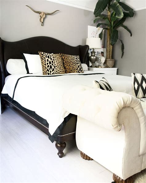 Decorating ideas for bedroom with paris and leopard print theme. Pin on Home Decor & Architecture